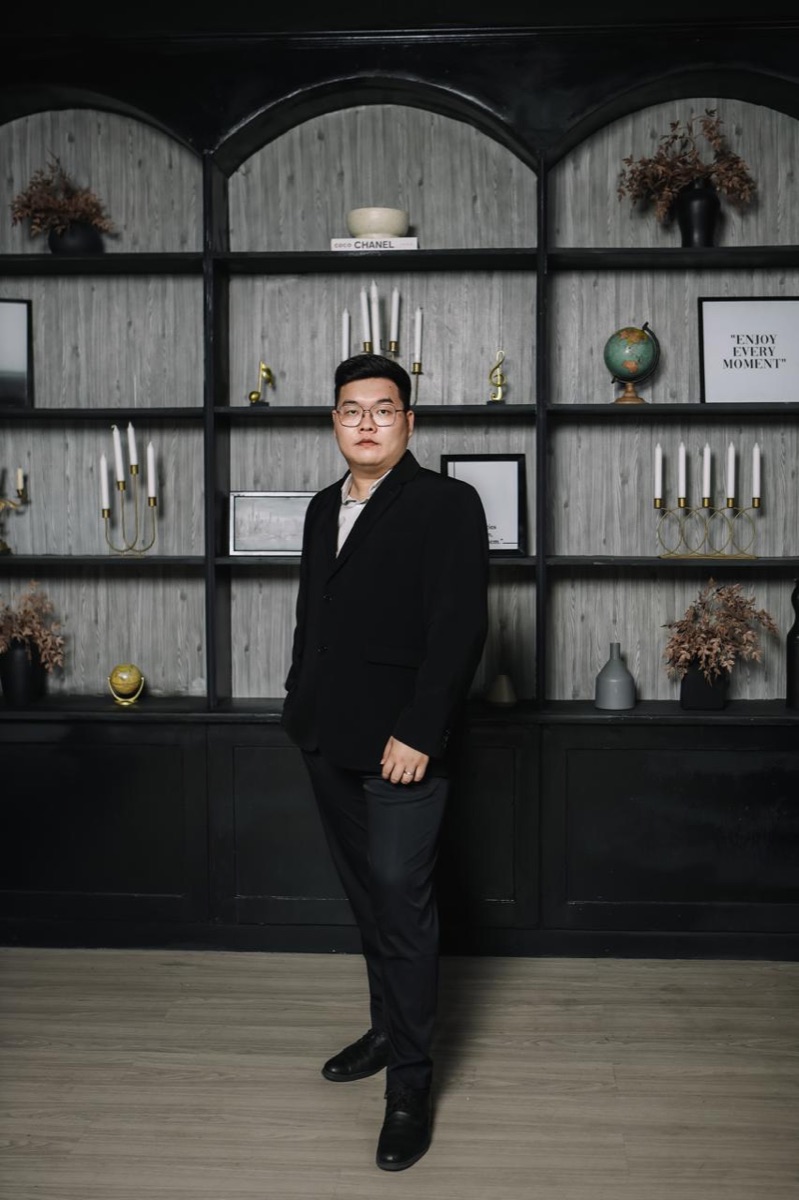 Anggota tim kantor Joenus Koerniawan, SH & Partner
